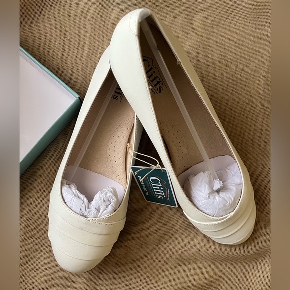 CLIFFS WHITE FLATS - Picture 1 of 6